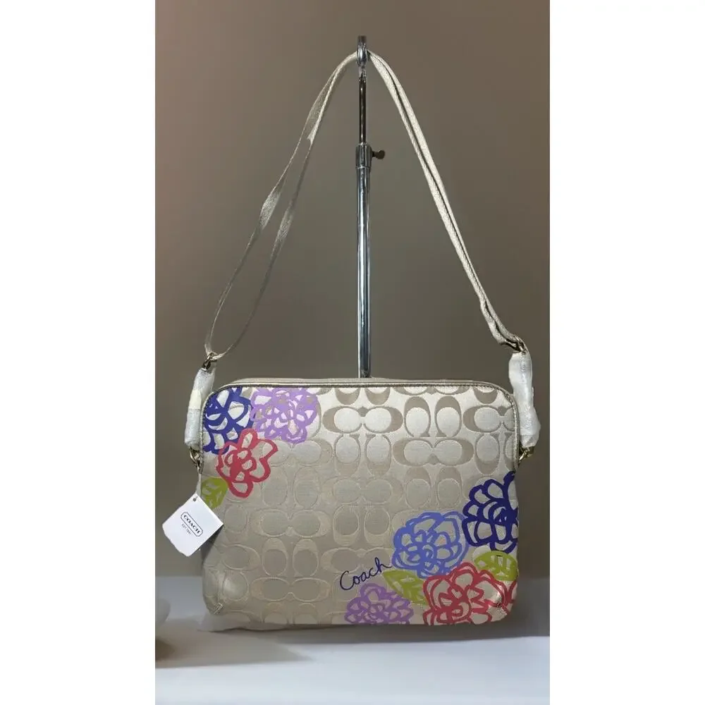 NEW Rare Coach Daisy Applique iPad / Tablet Crossbody Case # F63818